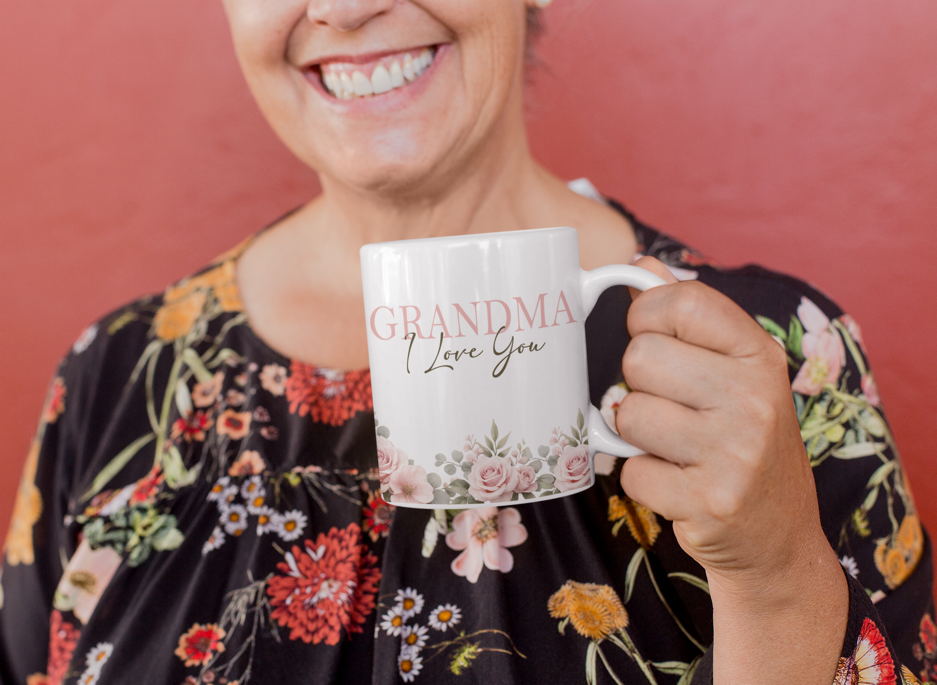 Personalized Mom Mug – MOM I Love You Floral Design with Initial & Name