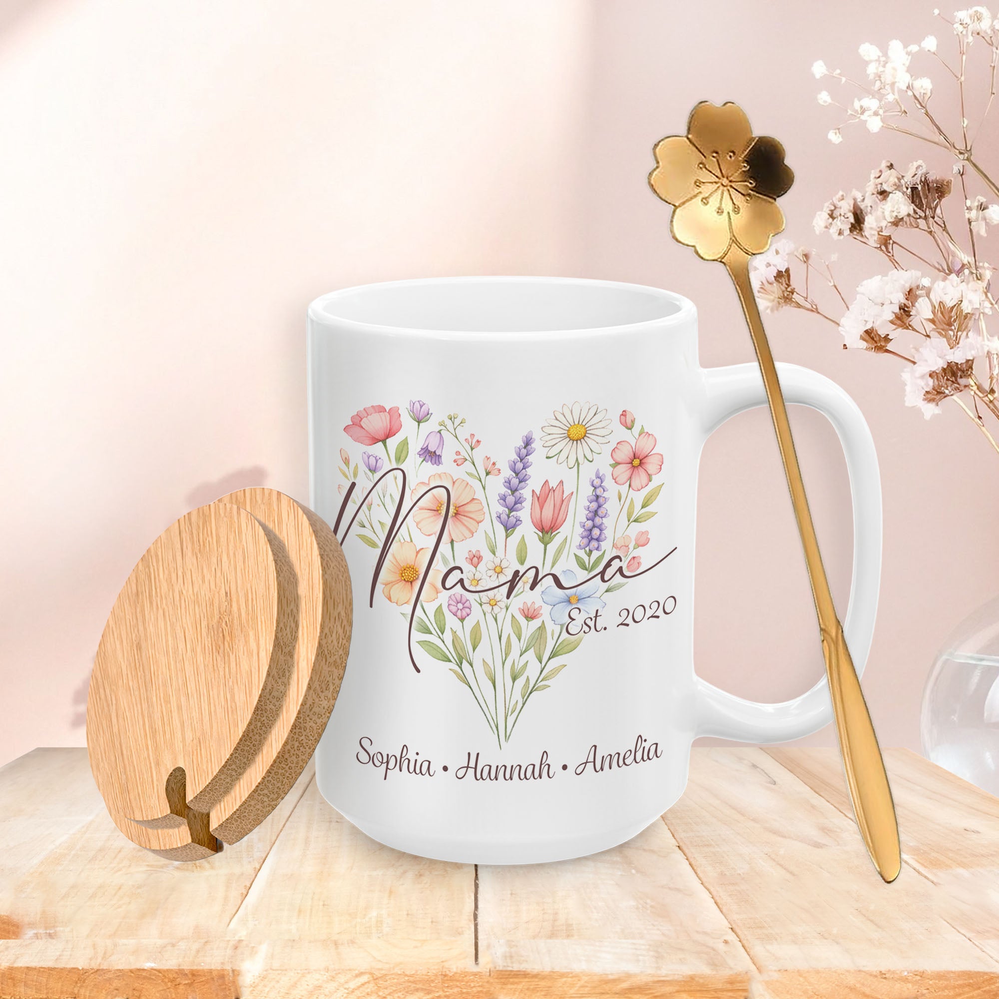 Personalized Mama Mug – Mother's Day Gift mug 15 oz bamboo lid and gold tone spoon.